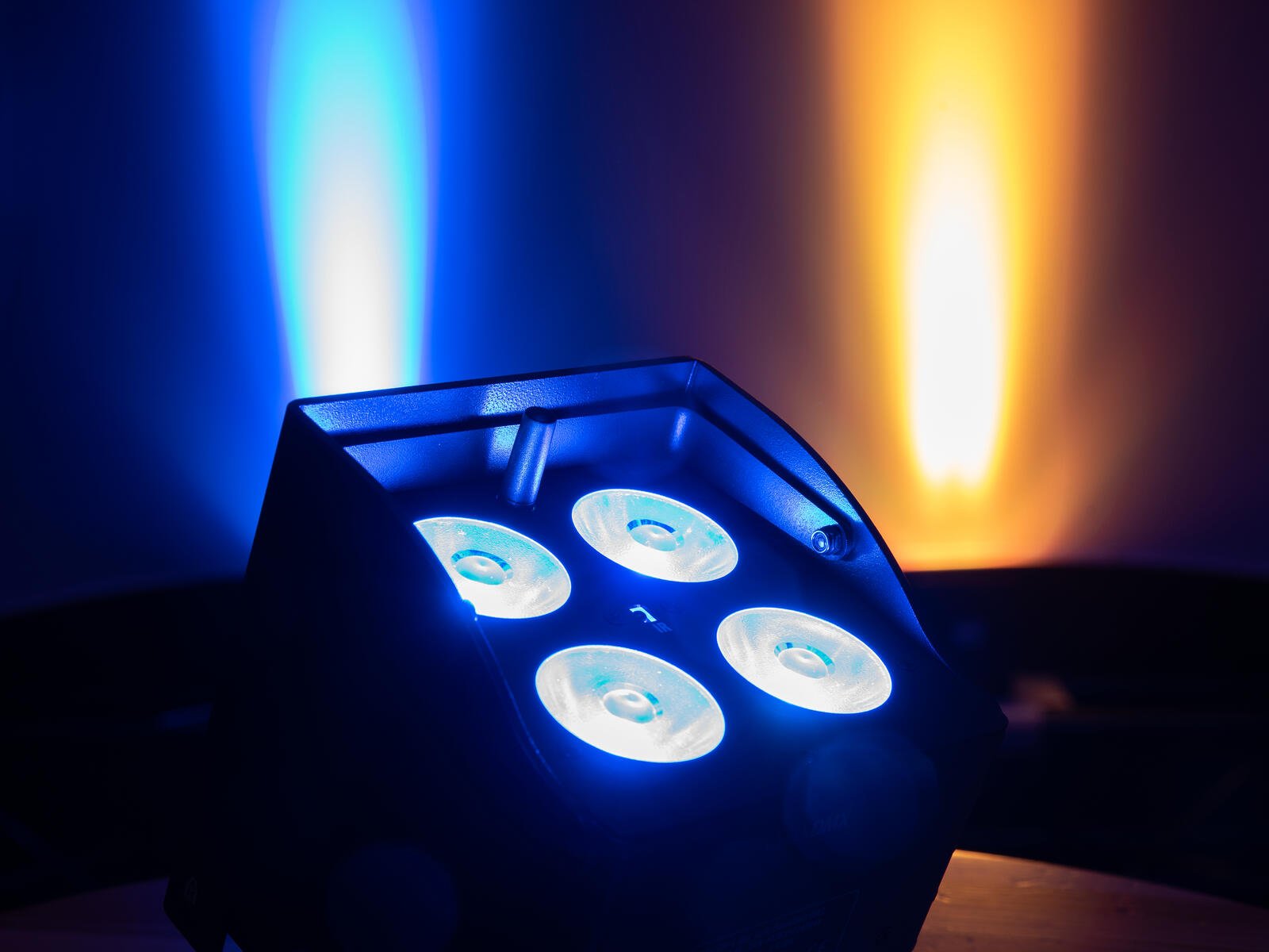  AKKU UP-4 QCL Spot QuickDMX MK2